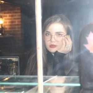 Meet your Posher, Michaela